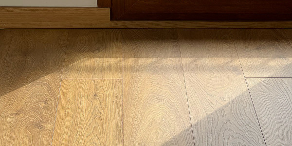 Rehabilitación / Reformas de Pisos en Madrid · Instalación de Parquet, Gres, Porcelánicos y Moquetas